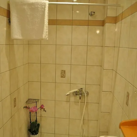 Jennifer's Lejlighed